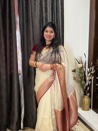 A full-length photo in a traditional saree. I encourage my clients to choose outfits they love and feel comfortable moving in.