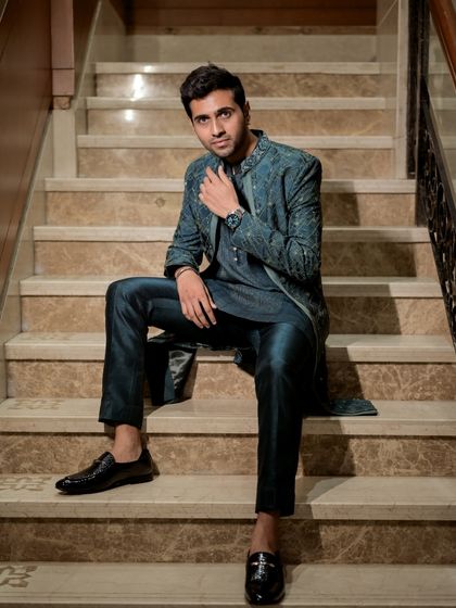 Modern Glamour & Architectural Statements photo 34