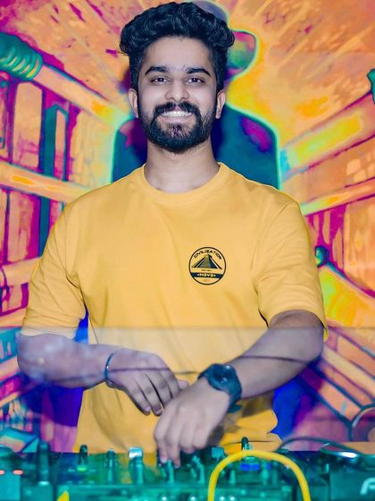 A happy moment at the console during the Spooky Sunday event.