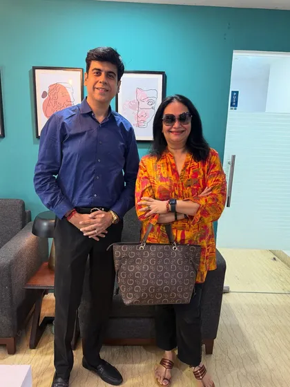 I was honored to have the legendary Padma Shri awardee and renowned Bharatanatyam dancer, Prathibha Prahlad, visit my clinic. It is a privilege to be trusted by such an iconic figure for her skincare needs.