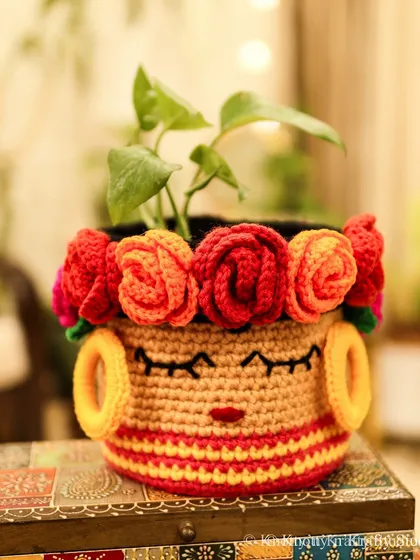 Meet the Coral Frida basket, a new color variation of a favorite design. I love how the peachy coral glow gives her a completely fresh and warm personality.