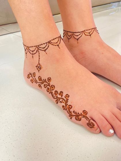 Elegant Feet Mehendi photo 27