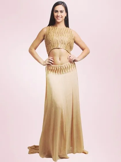 A great e-commerce shoot is all about making the product shine. I styled this golden co-ord set, featuring a textured crop top and flowing skirt, to create a clean, aspirational look that highlights the garment's fit and fabric for a brand's online catalogue.
