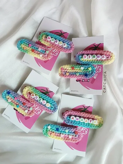 So many names, so much color! Here are some of our rainbow name clips for 'Maaya', 'Viana', 'Prey', and 'Anay', all ready to be shipped out.