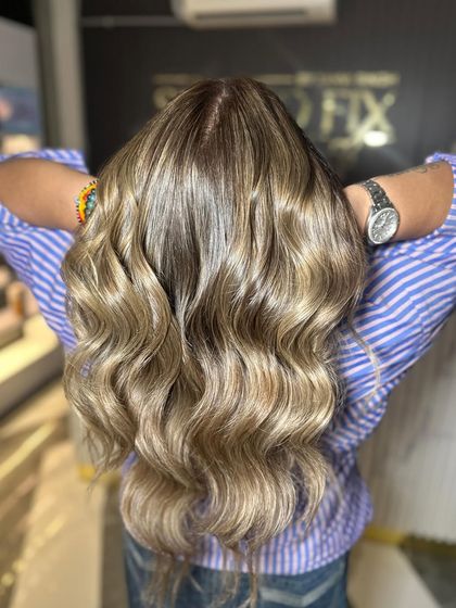 Another shot of these seamless blends, proving that healthy, beautifully colored hair is always in style.