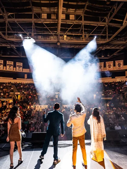 The final bow in Dallas. A successful show is a team effort.