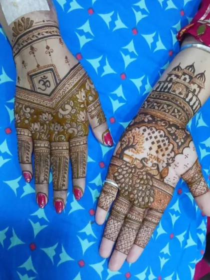 This design combines multiple custom elements, including the sacred 'Om' symbol, a landscape with a tree, and a depiction of the Taj Mahal.