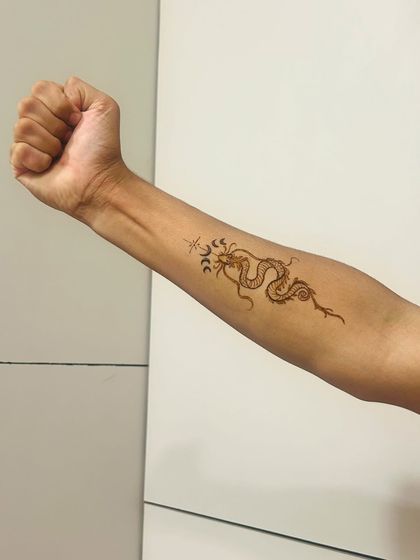 Modern, Minimalist & White Henna photo 3