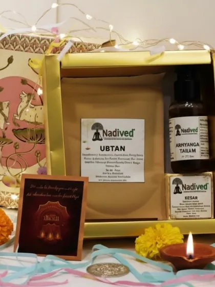 This is my Abhyanga Snan Rituals gift box, a complete head-to-toe wellness experience. It’s perfect for gifting or for bringing a traditional, nourishing self-care practice into your own home, especially during festive times.