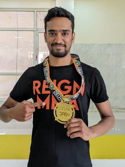 Suraj with his well deserved gold medal at the SJJIF Delhi Open. A fantastic performance in the under 56kg Gi division.