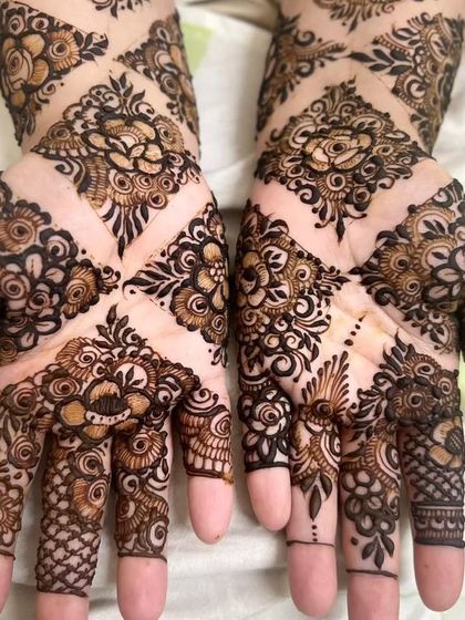 Shaikh Yasmeen - Bridal Mehendi Intricate Floral & Paisley Designs photo 69