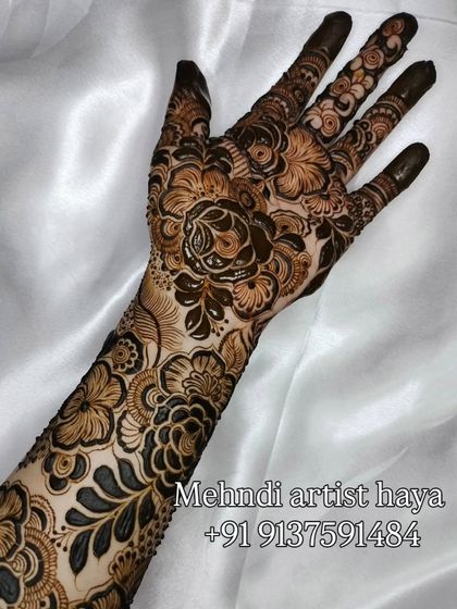 Intricate Bridal Hands photo 38