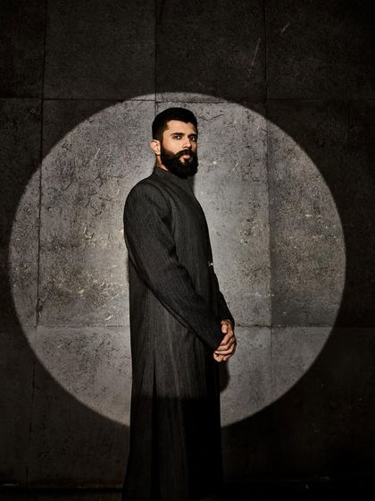 Another angle that showcases the commanding presence this outfit creates.