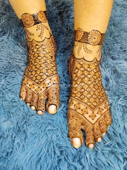 Adorned Feet & Legs photo 5