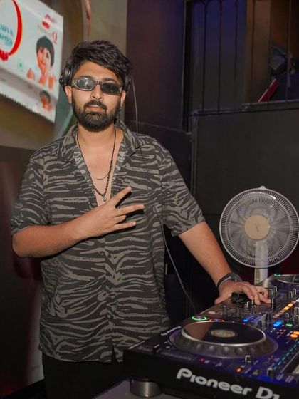 A classic pose at the console at Toca.