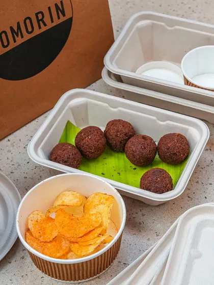 Our Mutton Goli Kababs are delivered with crispy potato wafers and a fresh green chutney. It’s a perfect starter, with every component packed separately for optimal freshness.