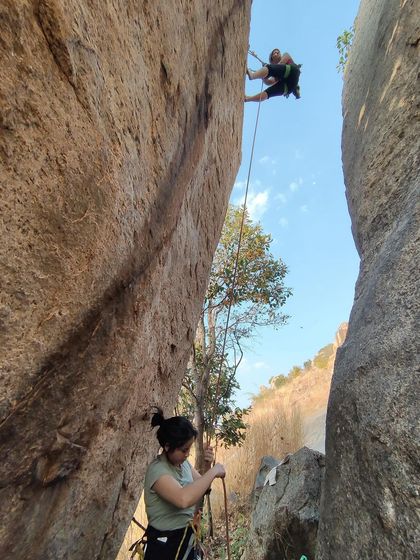A wide shot of our anchoring workshop in action. We use real world scenarios to teach practical and reliable safety techniques.