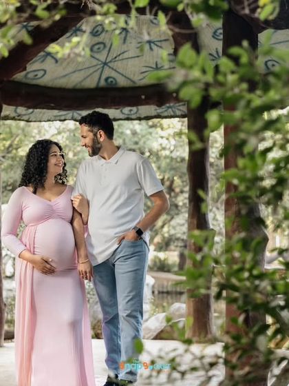 A quiet walk through the park. I love capturing these simple, in-between moments. It feels so natural and tells the story of their journey together.