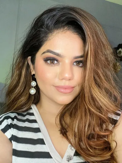 Another angle of my coffee date makeup. I love playing with soft glam looks for my personal style.
