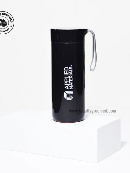This black thermal flask for Applied Materials features a convenient handle on the lid, making it easy to carry. The minimalist design is both modern and professional.