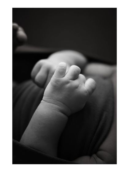 WonderBump Studio - Newborn Photography Timeless Black & White photo 16