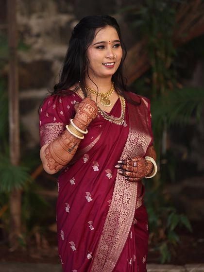 Traditional Engagement & Sakharpuda Looks photo 35