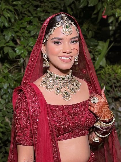A happy bride is the most beautiful bride. For Noor, we created a radiant look with a flawless base and a smile that lights up the room. Her complete look with the stunning jewelry and perfect dupatta drape came together beautifully.