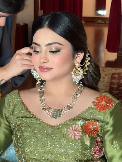 A portrait of our beautiful Mehendi bride. The soft makeup look is perfect for a daytime event, keeping her looking fresh and radiant.