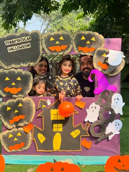 A beautiful family portrait from our Halloween workshop. Creating a space for families to connect and have fun is what we are all about.