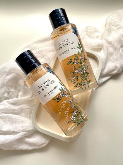 For the 'Jasmin des Anges' fragrance, I painted intricate branches of jasmine flowers directly onto the bottle. This customization service adds a layer of artistry that makes the product uniquely personal.