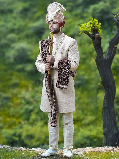 Groom Portraits: Dapper & Traditional photo 13