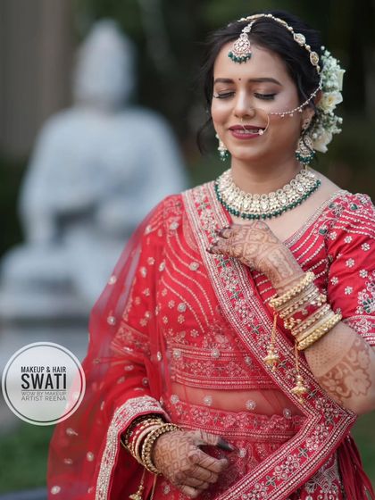 A moment of serenity for our bride Amruta. Her soft, glowing makeup and traditional jewellery create a timeless and beautiful picture.