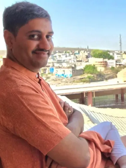A candid moment during my trip to Omkareshwar. The peace and heritage of such places often find a way into the melodies I play.