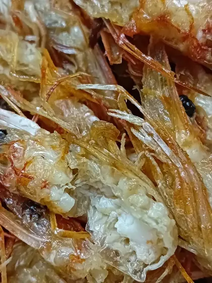 High-quality dried shrimp. These are essential for adding a rich, savoury punch to stir-fries, salads, and pastes. They are sun-dried to concentrate their flavour.