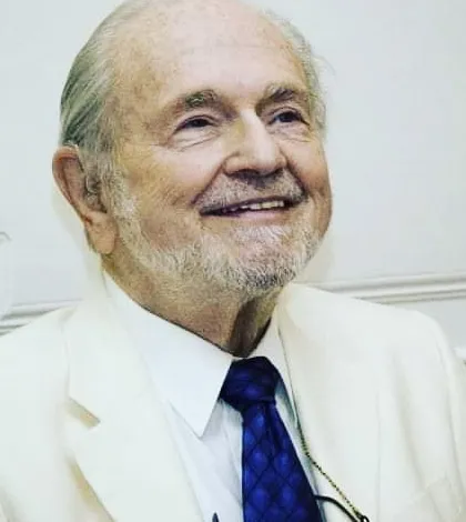 A joyful portrait of Swami Kriyananda. His teaching reminds us that happiness is found not in grand achievements, but in a series of small, moment-to-moment decisions to be happy.