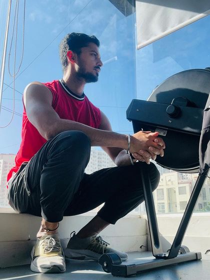 Wake up. Work out. Conquer. Taking a moment to rest and reflect during a workout is just as important as the work itself.