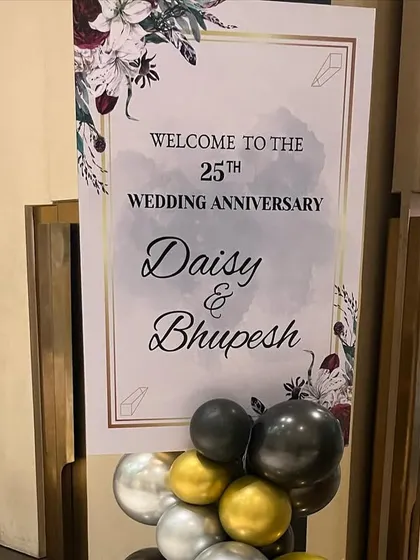A personalized welcome sign for Daisy and Bhupesh's 25th wedding anniversary. These custom touches make guests feel welcomed and the event feel truly special.