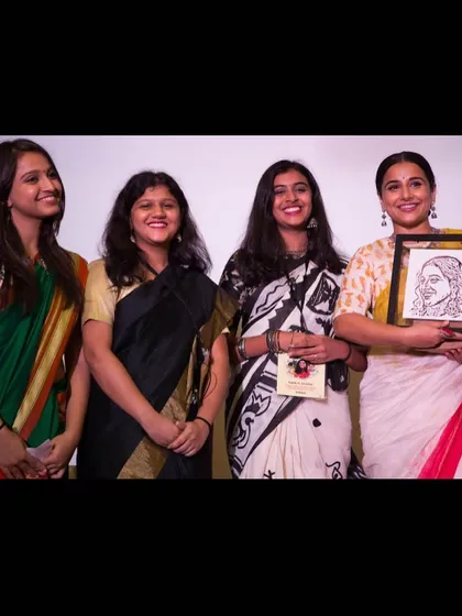 I was so excited to meet the amazing Vidya Balan and present her with this custom portrait. She was so warm and appreciative, and it was a moment I'll never forget.