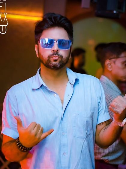 Rocking the shaka sign at The Fixx. Just casual, cool vibes before I start spinning for the Independence Day weekend crowd.