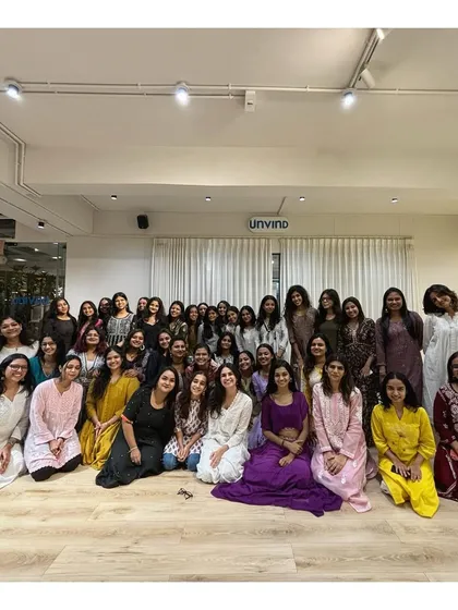 A full group shot from the 'Ve Kamleya' workshop. This picture captures the wonderful sense of community and shared accomplishment after a two-hour session.