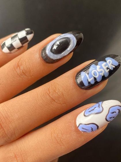 A closer look at the details in this edgy, mixed-media set. The combination of black, white, and periwinkle blue is just perfect.