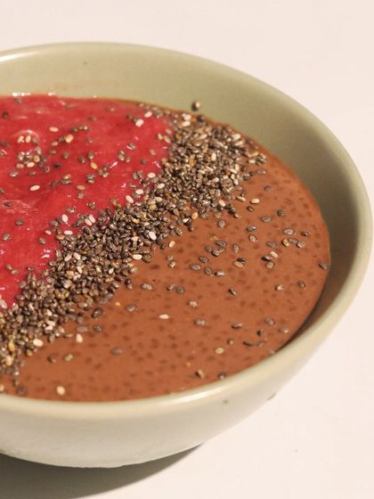 Our Dark Choco Chip and Strawberry Pudding is a match made in dessert heaven. This vegan, gluten-free, and sugar-free treat combines mood-boosting dark chocolate with antioxidant-rich strawberries for guilt-free happiness in every bite.