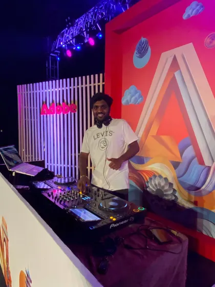 Throwback to an amazing corporate event I played for Adobe. I know how to match the music to a professional setting while still making sure everyone has a great time.