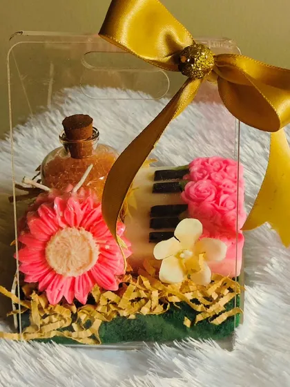Another version of the piano-themed gift bag, this one with a beautiful rose-cluster piano soap.