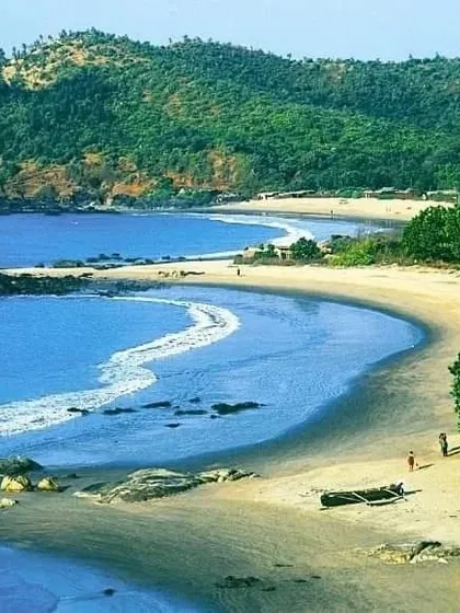The crescent-shaped Kudle Beach in Gokarna, a perfect spot for a relaxing walk and to watch the waves.