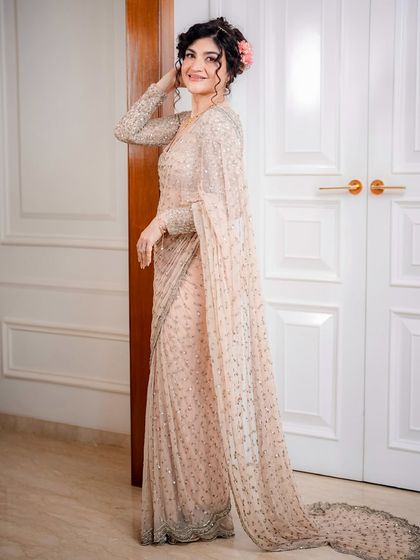 A smiling portrait of this romantic and elegant look. The makeup is fresh and dewy, perfect for the theme.