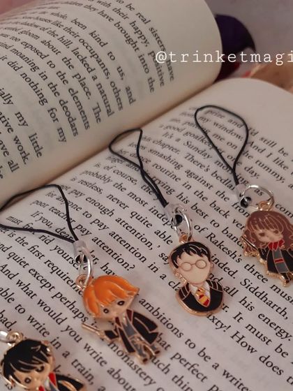 Unlock the magic of Hogwarts with these Harry Potter phone charms. This image shows Harry, Ron, and Hermione as cute chibi-style charms, perfect for any Potterhead.