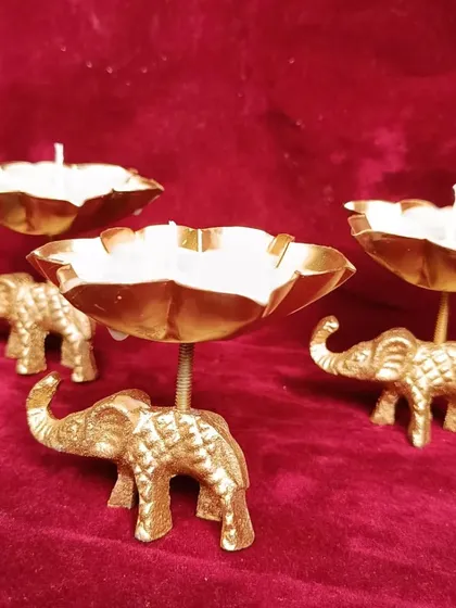 These elephant urli candles are a customer favorite. A beautifully detailed brass elephant holds a lotus-shaped bowl filled with my hand-poured soy wax, blending traditional motifs with elegant design.