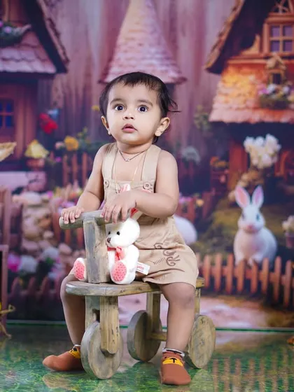 Holding her own little bunny, this girl is the star of her Easter-themed story.