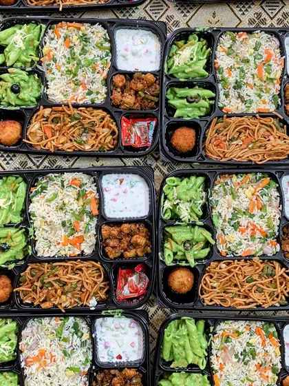 Convenience without compromise. These ready-to-eat meal thalis are perfect for corporate lunches or house parties. This order featured a delicious combination of Green Sauce Pasta, Veggie Pulao, Hakka Noodles, Babycorn Manchurian, and a Cheese Ball, all packed and ready to be enjoyed.